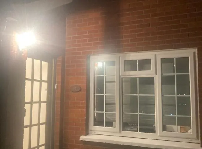 Entire Terraced Two Story Redbrick House With Parking In Secluded Cul De Sac
