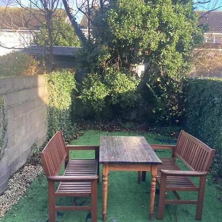 Entire Terraced Two Story Redbrick House With Parking In Secluded Cul De Sac * Дублин